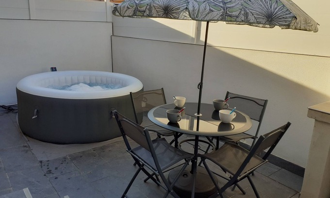Marseillan Condominio | Apartment 4 per close to the sea