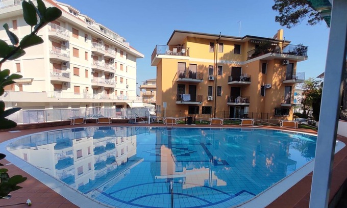 Eraclea Mare Casa | Apartment 5 people Condominio La Rustica with swimming pool WI-FI