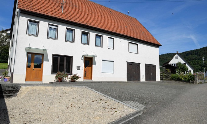 Gemarkung Laufen an der Eyach Apartamento | Apartment '90 Qm' with Shared Terrace and Wi-Fi