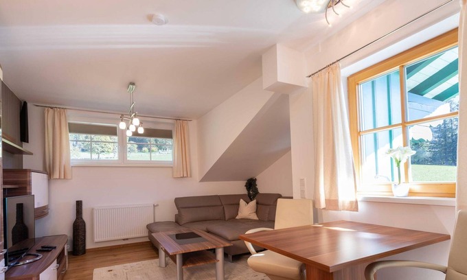 Schildlehen Otro | Apartment/apartment, shower, toilet, balcony - Pension Stoffenbauer