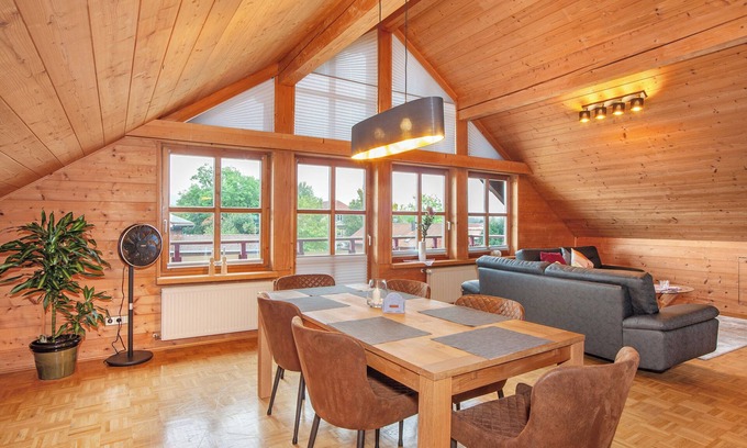 Leutkirch im Allgau Apartamento | Apartamento 'Adelegg' con jardín compartido, balcón y Wi-Fi