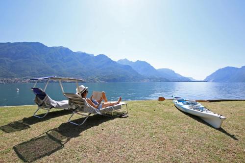 Limonta Apartamento | Apartment A lago private beach and parking