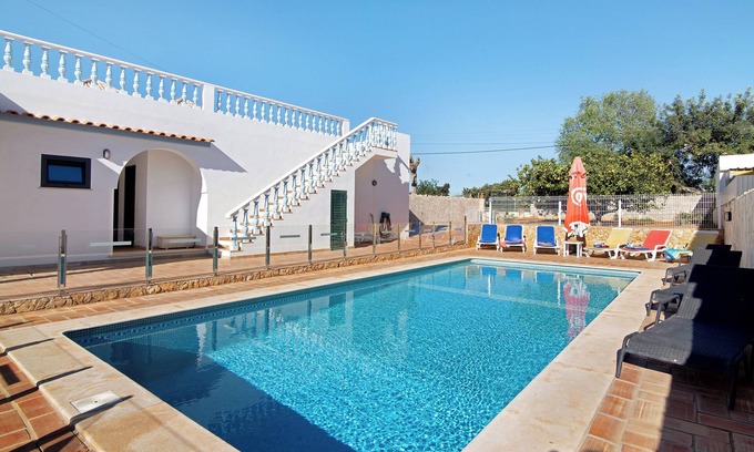 Vila Real Santo Antonio Villa | Apartamento 'Andar de Moradia' con vistas al mar, balcón, piscina compartida y Wi-Fi