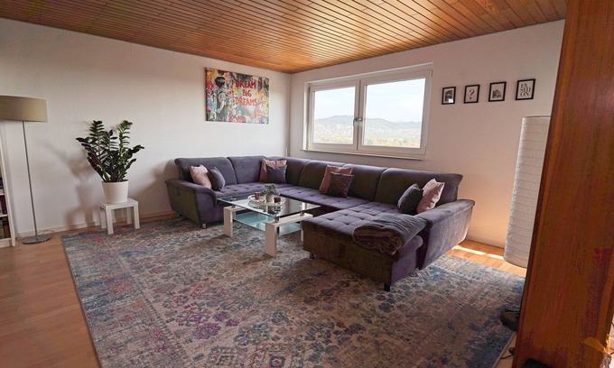 Weinheim Condominio | Apartment above the mountain road