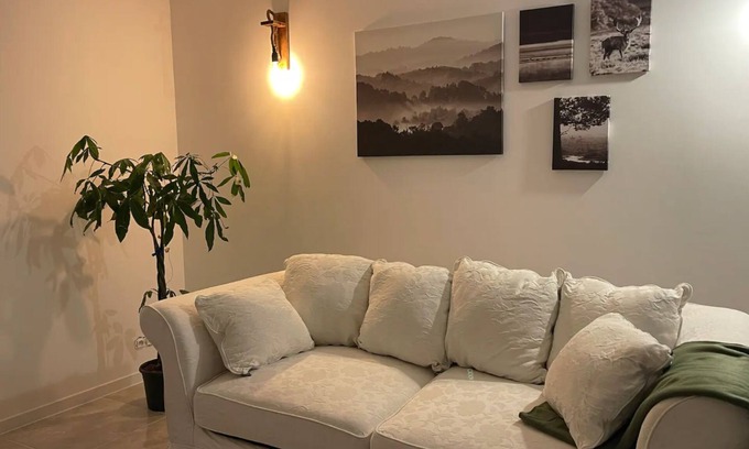 Bourg-Saint-Andeol Apartamento | Apartamento "Agréable Maison Centre-ville" con terraza privada, Wi-Fi y aire acondicionado