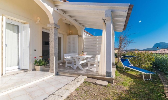 Baia Caddinas Apartamento | Apartment Agrifoglio by Interhome
