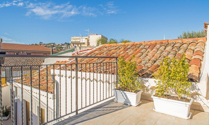 Viagrande Casa | Apartamento "Alba 2" con terraza compartida y Wi-Fi