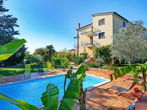 Valica Apartamento | Apartment Albina-2 by Interhome
