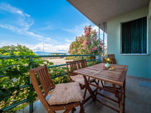Municipality of Omisalj Apartamento | Apartment Alenka by Interhome