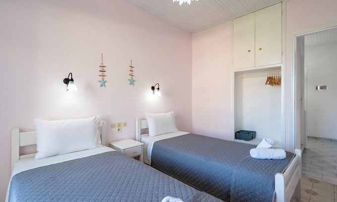 Roda Apartamento | Apartamento 'Alexandros Studios 6' con piscina comunitaria, Wi-Fi y aire acondicionado