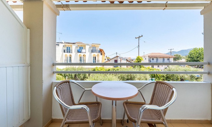 Roda Apartamento | Apartamento 'Alexandros Studios 9' con piscina comunitaria, Wi-Fi y aire acondicionado