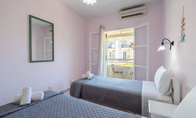 Roda Apartamento | Apartamento 'Alexandros Studios 3' con piscina comunitaria, Wi-Fi y aire acondicionado
