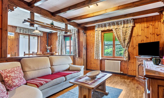 Nus Apartamento | Apartamento 'Alloggio Chez Favre' con vistas a la montaña, jardín privado y Wi-Fi