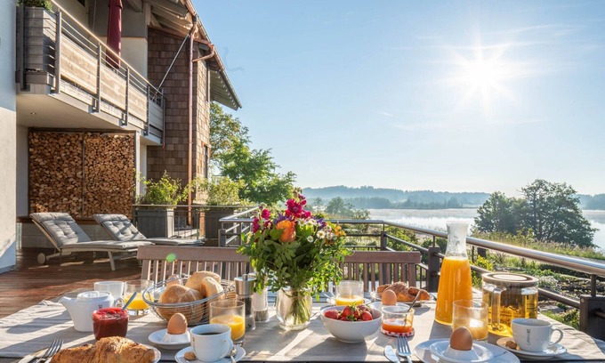 Pelham Apartamento | Apartamento 'Alpa-Art' con vistas al lago, terraza privada y Wi-Fi