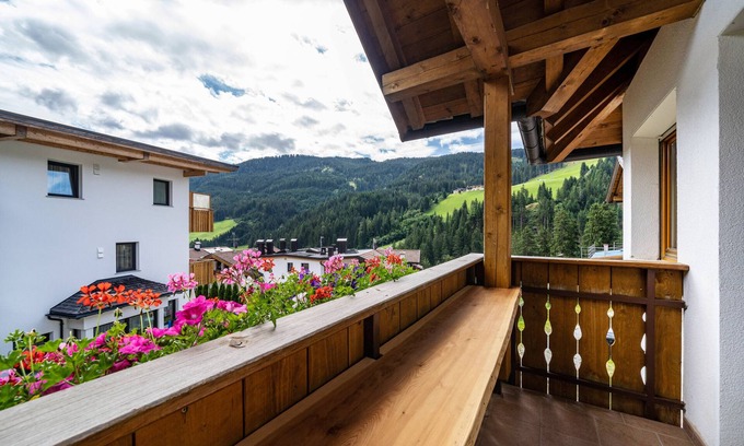 Racines Apartamento | Apartamento 'Alpenspitz App Mareiterstein 2' con vistas a la montaña, jardín compartido y Wi-Fi