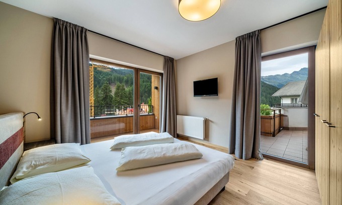 Racines Apartamento | Apartamento 'Alpenspitz Appartement Saxner 2' con vistas a la montaña, jardín compartido y Wi-Fi