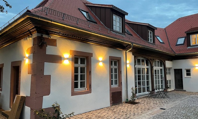Gernsbach Apartamento | Apartment 'Altes Kutschhaus' with Mountain View, Wi-Fi and Air Conditioning