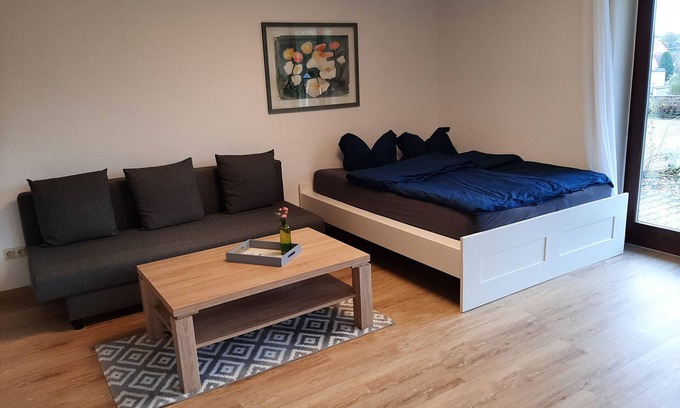Tettnang Apartamento | Apartamento 'Am Dorfweiher' con terraza privada, jardín privado y Wi-Fi