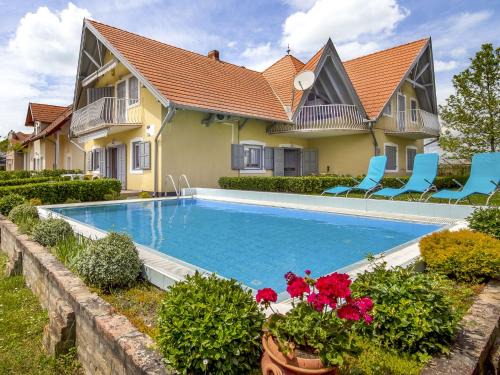 Balatonmariafurdo Apartamento | Apartment Amarillo 1 by Interhome