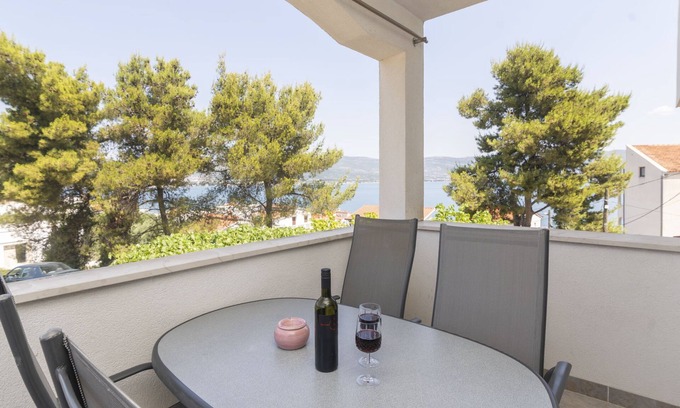 Municipality of Trogir Apartamento | Apartamento Anđa by Interhome