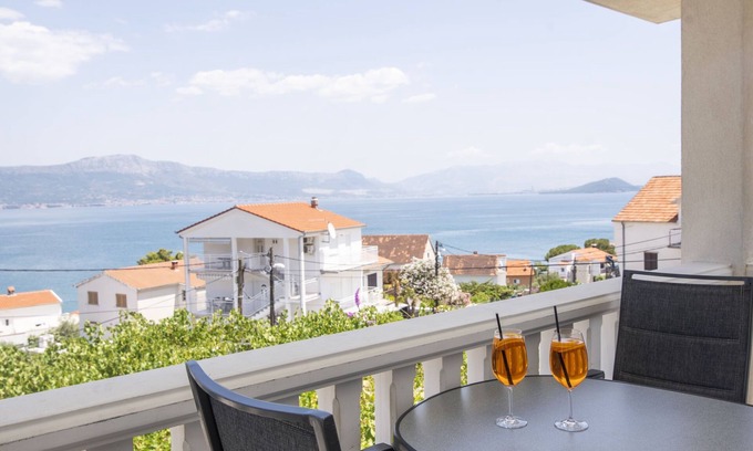 Municipality of Trogir Apartamento | Apartamento Anđa by Interhome