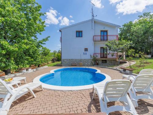 Jehnici Apartamento | Apartment Ana-2 by Interhome