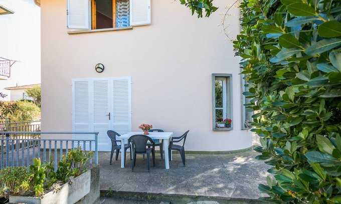 Rosignano Solvay Apartamento | Apartamento Angela by Interhome