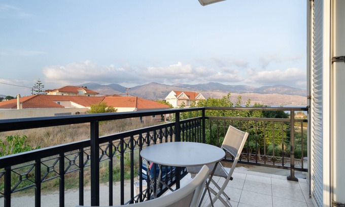 Lixouri Apartamento | Apartamento 'Anna's House 4 Lixouri Kefalonia' con vistas al mar, Wi-Fi y aire acondicionado