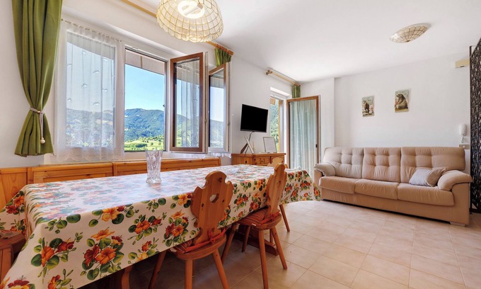 Brentonico Apartamento | Apartamento 'Antonia' con Vista a la Montaña, Terraza Privada y Wi-Fi