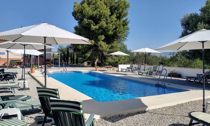 Velez Rubio Apartamento | Apartamento 'Apartamento Membrillo' con vistas a la montaña, Wi-Fi y aire acondicionado