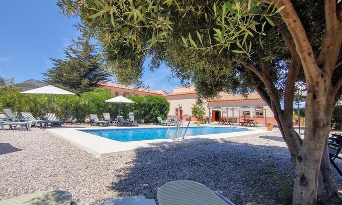 Velez Rubio Apartamento | Apartamento 'Apartamento Almendro' con vistas a la montaña, Wi-Fi y aire acondicionado.