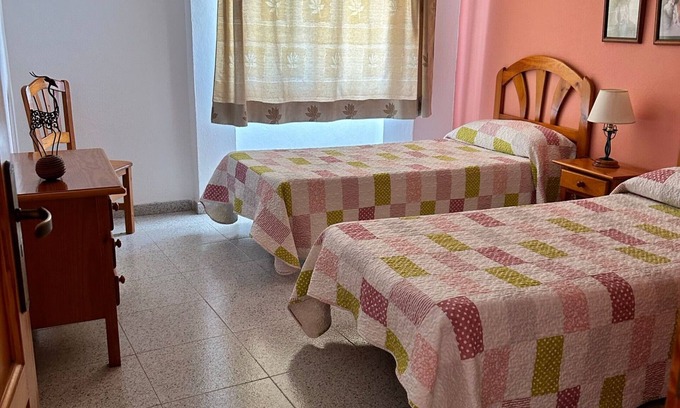 Los Llanos de Aridane Apartamento | Apartamento 'Apartamento 4' con piscina compartida, terraza privada y Wi-Fi