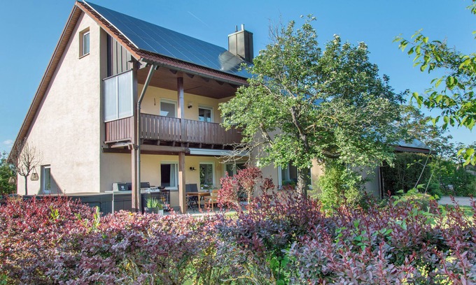 Burgbernheim Apartamento | Apartamento 'Apfelblüte' con vistas a la montaña, terraza privada y Wi-Fi