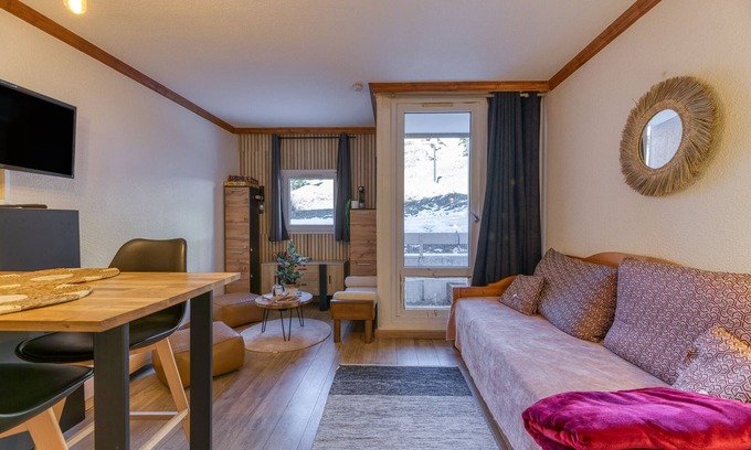 Eclose-Ouest Apartamento | Apartamento 'Appart 4 Personnes Pied Des Pistes' con vistas a la montaña y balcón