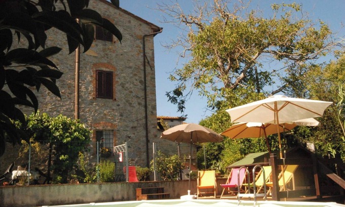 Colle di Compito Apartamento | Apartamento 'Appartamento Mansarda' con piscina compartida, Wi-Fi y aire acondicionado