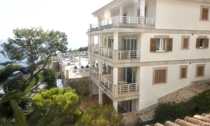 Cala Figuera Apartamento | Apartment 'Apto Villa Sirena Vista Jardin' with Sea View, Wi-Fi and Air Conditioning