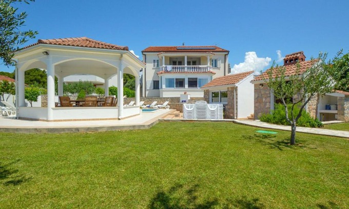 Tribunj Apartamento | Apartment Aquanur-2 by Interhome