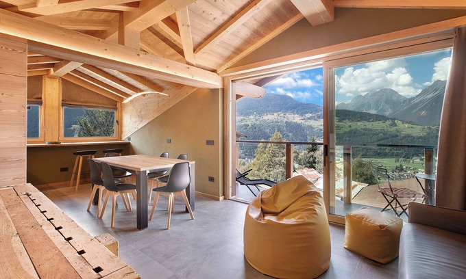 Valdisotto Apartamento | Apartamento "Aria di Casa Piazzi" con vistas a la montaña, jardín compartido y Wi-Fi