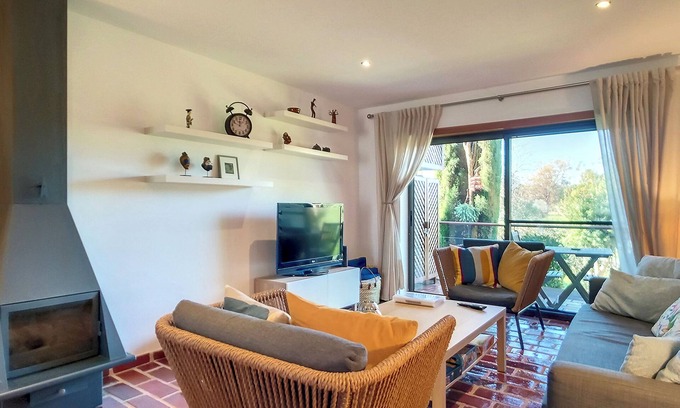 Alcantarilha Apartamento | Apartamento 'Arrancada 14' con vistas a la montaña, Wi-Fi y aire acondicionado