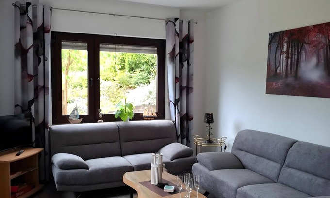 Langscheid Apartamento | Apartamento 'Astrid' con terraza privada, jardín privado y Wi-Fi