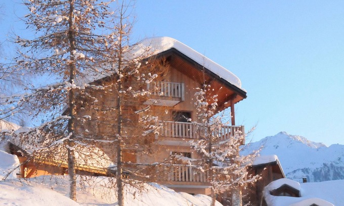 Vallandry Apartamento | Apartamento a pie de pista con garaje en edificio de dos pisos.