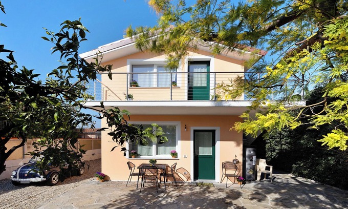 Ceriale Apartamento | Apartamento "Baita Marina - Libeccio 30 m Mare" con jardín y Wi-Fi