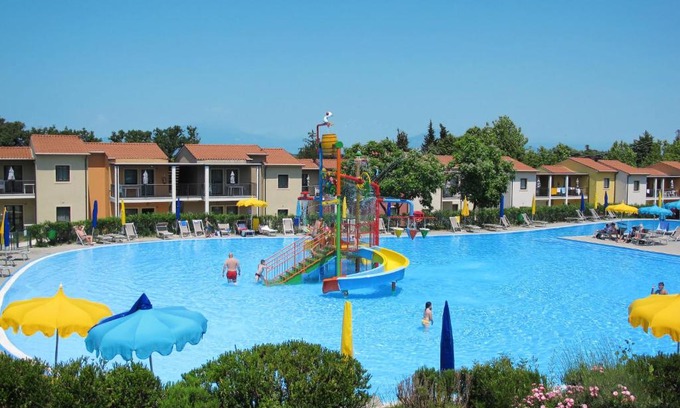 Cavalcaselle Apartamento | Apartment Belvedere Village-2 by Interhome