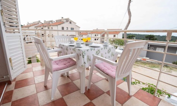 Vrpolje Apartamento | Apartamento Bencun by Interhome