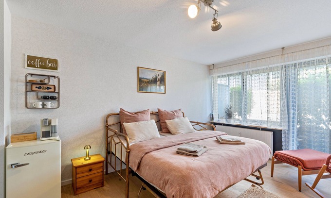 Bad Muenster am Stein-Ebernburg Apartamento | Apartamento 'Bergblick Terrasse Nähe Fluss' con vistas a la montaña y terraza privada