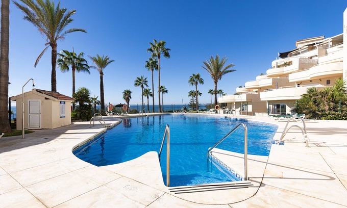 Buenas Noches Apartamento | Apartamento "Bermuda Beach 1" con vistas al mar, piscina compartida y Wi-Fi