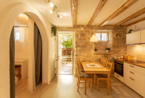 Komiza Apartamento | Apartment Beti