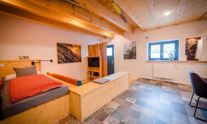 Inzigkofen Apartamento | Apartamento 'Biwak' con terraza privada, jardín compartido y Wi-Fi