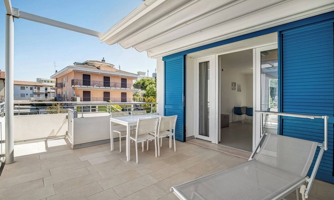 Faro Apartamento | Apartamento 'Blu Village' con piscina compartida, terraza privada y aire acondicionado