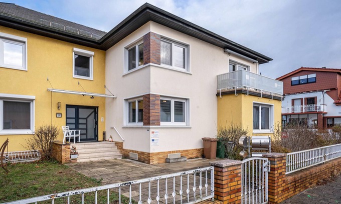 Neulussheim Apartamento | Apartamento 'Boettcher's Ferienwohnung' con Wi-Fi